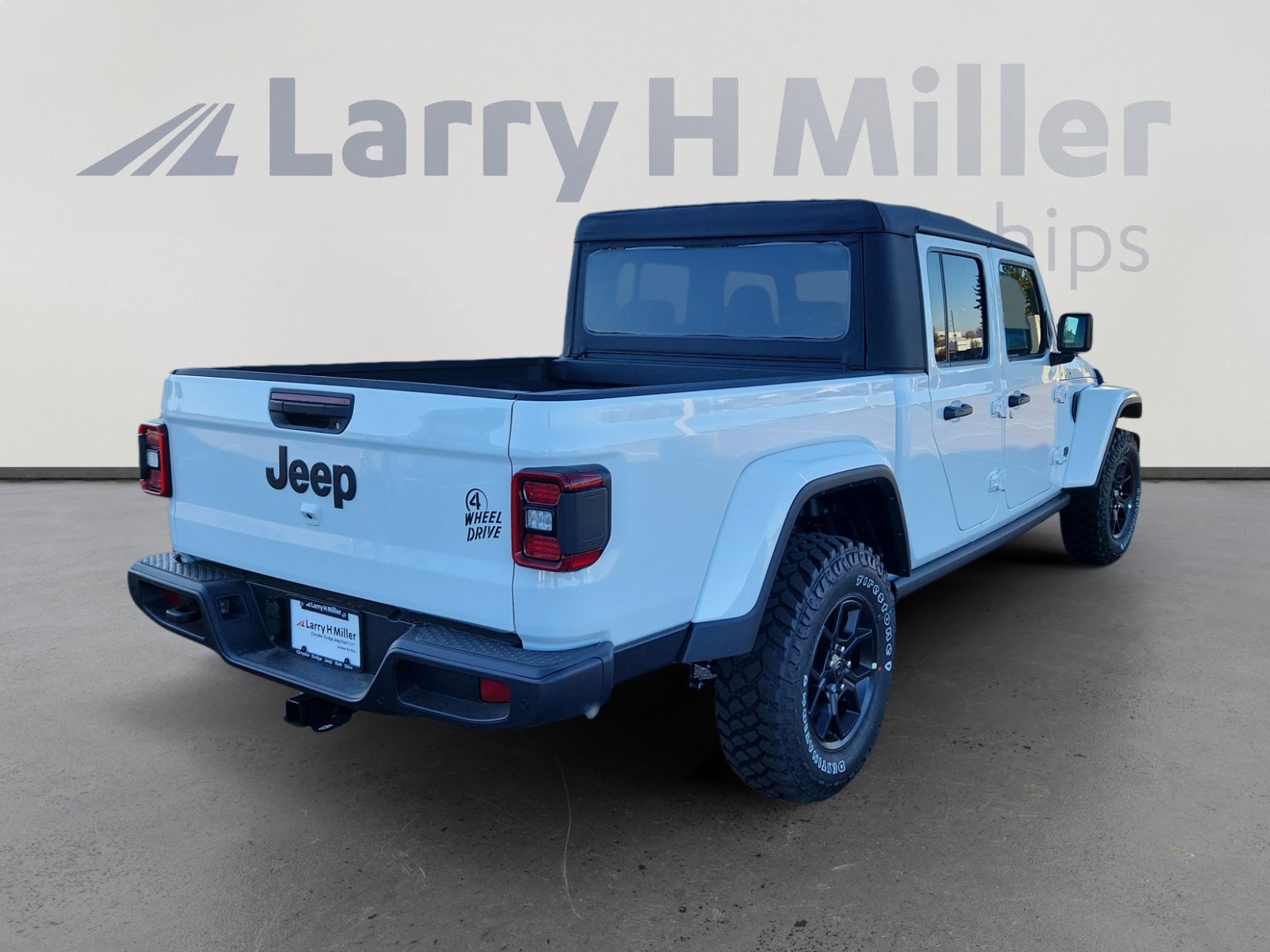 New 2025 Jeep Gladiator Willys AWD/4WD image 6