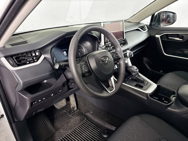 Used 2025 Toyota RAV4 XLE w/ Convenience Package image 9