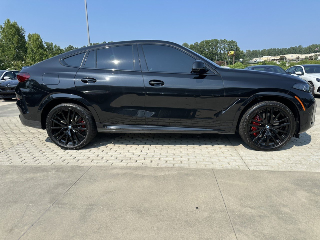 Used 2024 BMW X6 xDrive40i w/ M Sport Professional Package AWD/4WD image 15