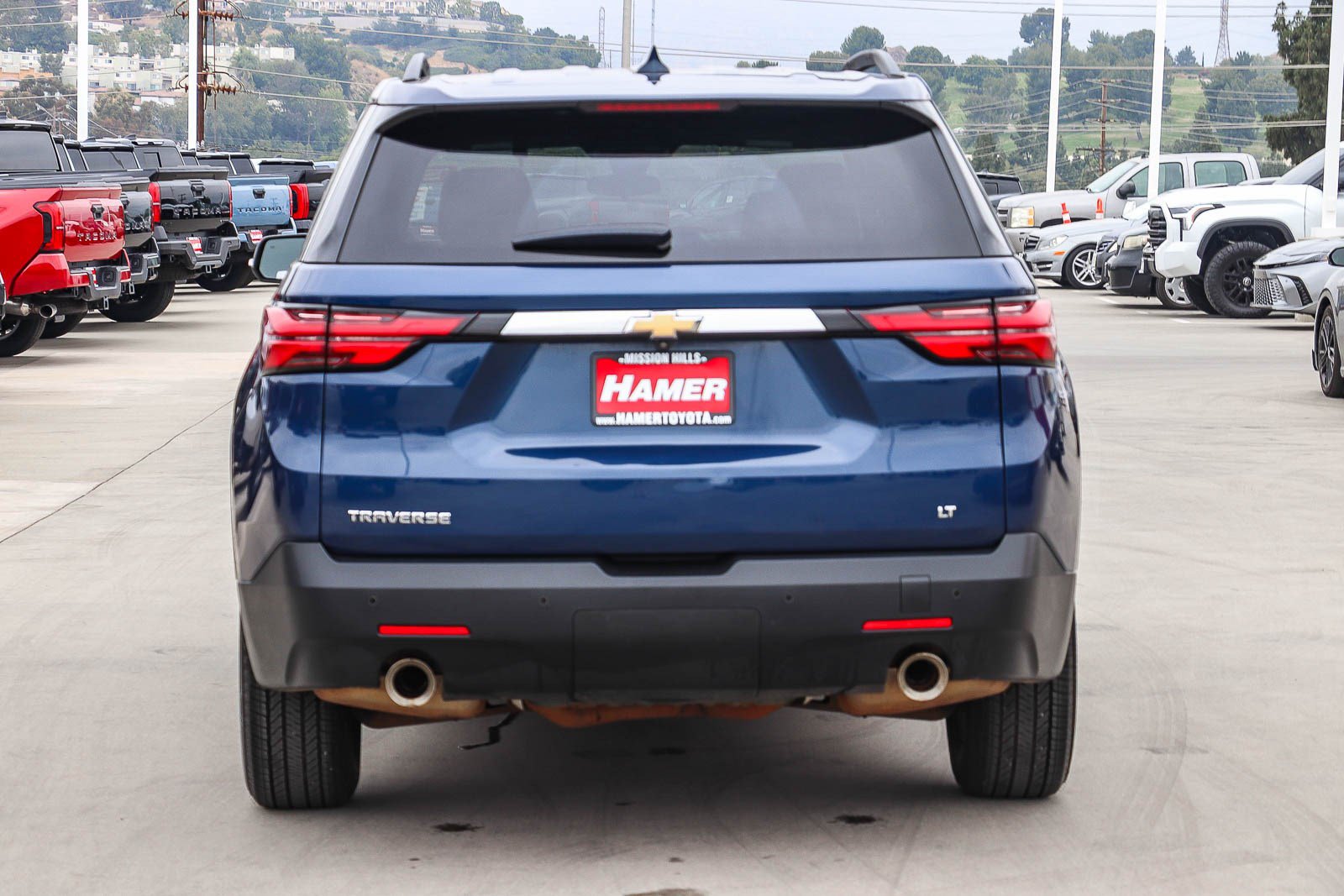 Used 2023 Chevrolet Traverse LT FWD image 6