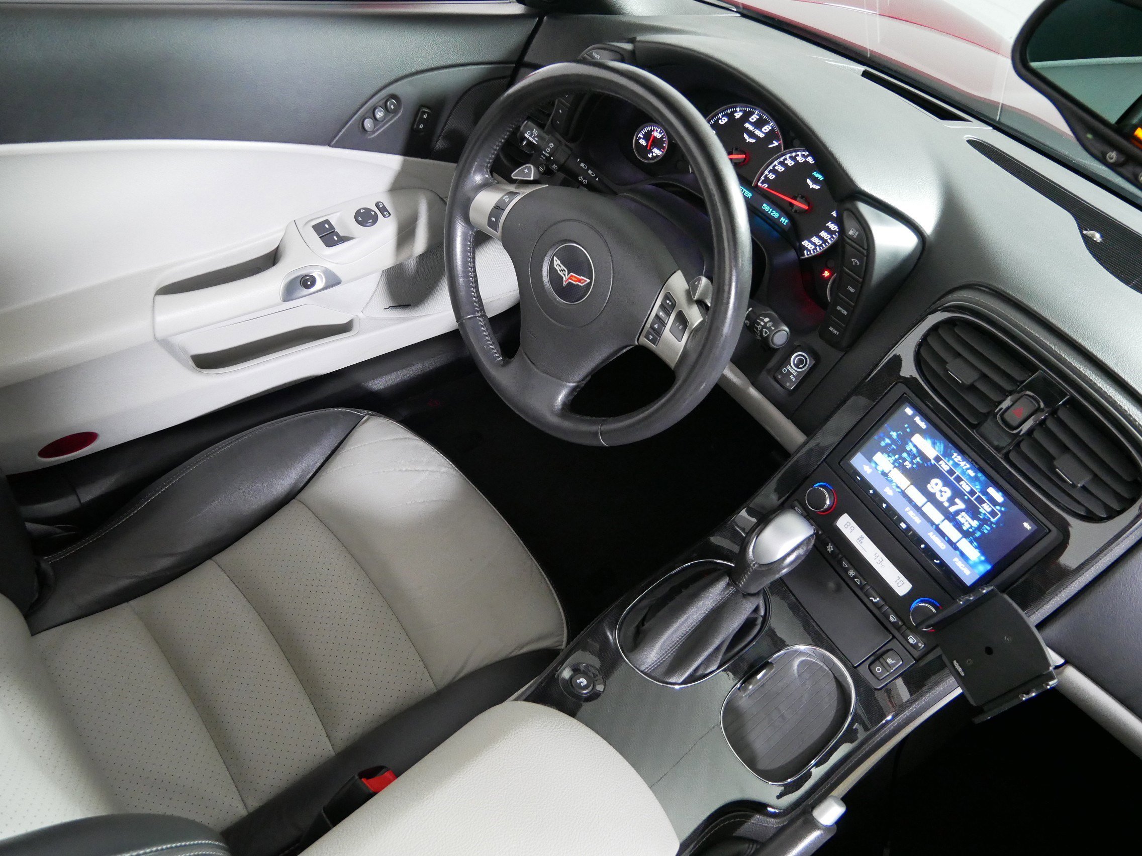 Used 2011 Chevrolet Corvette Grand Sport w/ Preferred Equipment Group image 9