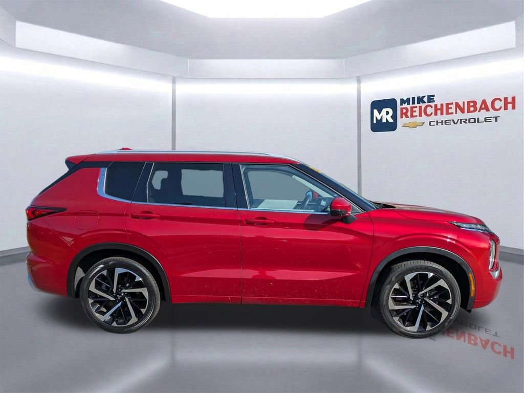 Used 2022 Mitsubishi Outlander SEL FWD image 3