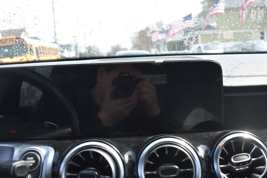 Used 2022 Mercedes-Benz GLB 35 AMG 4MATIC image 18