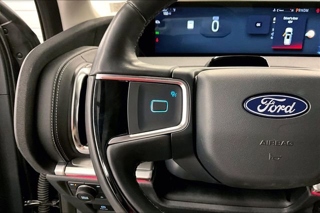 Used 2025 Ford Expedition Platinum image 27