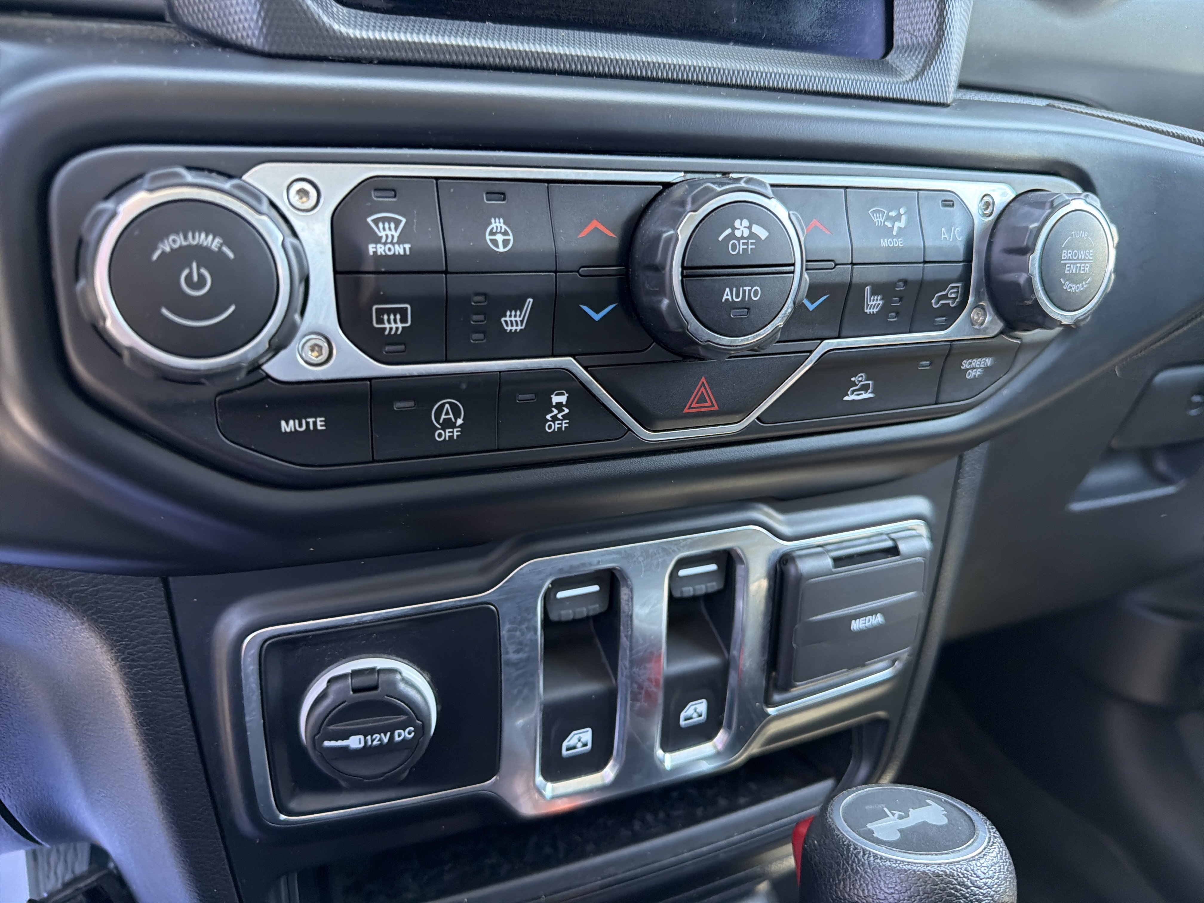 Used 2022 Jeep Wrangler Sport AWD/4WD image 16