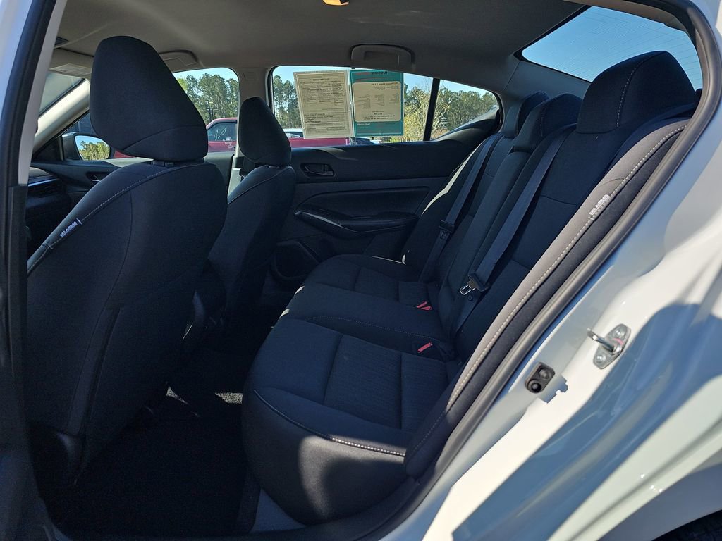 Used 2025 Nissan Altima 2.5 SV image 18