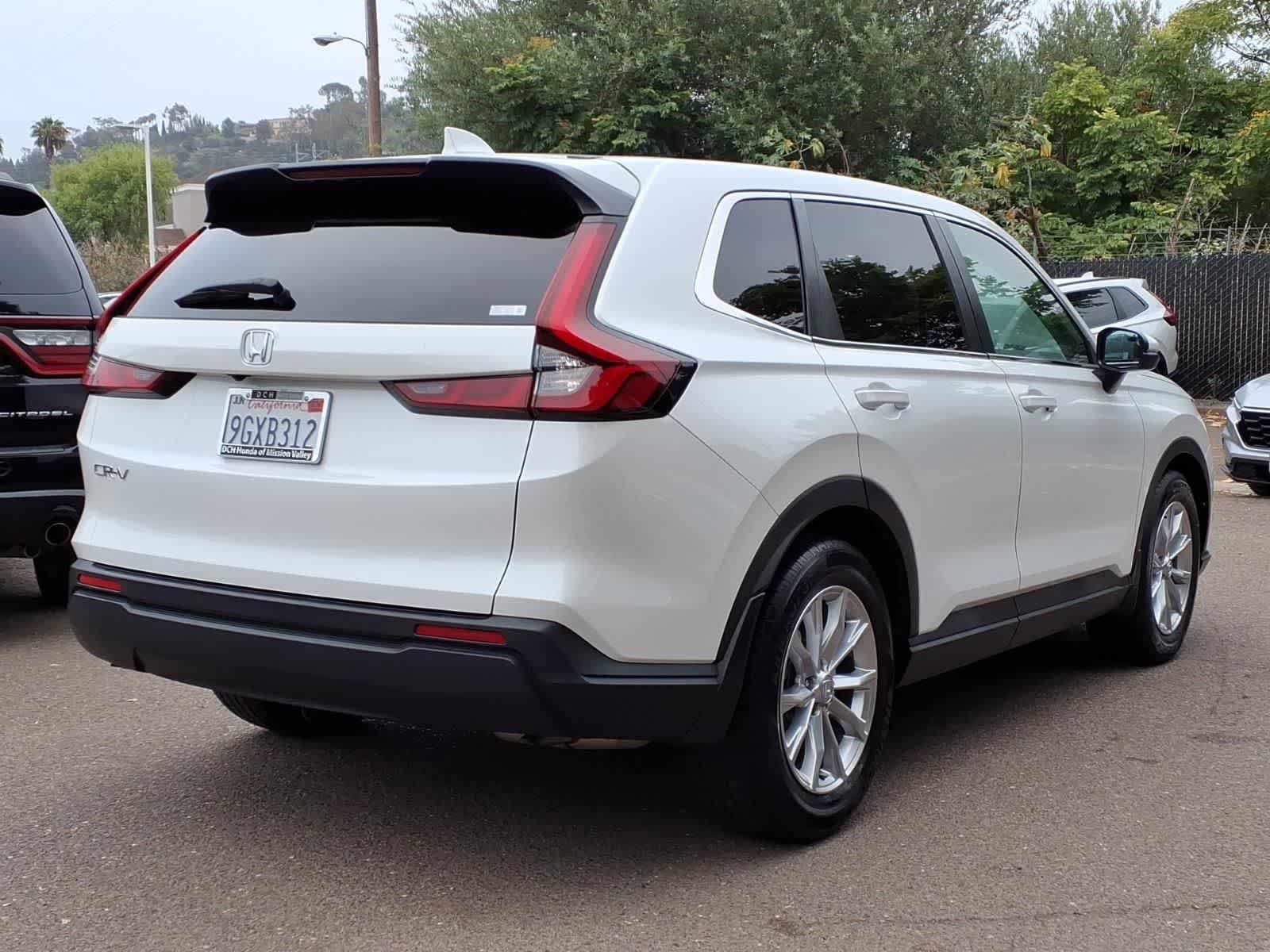 Used 2023 Honda CR-V EX image 4