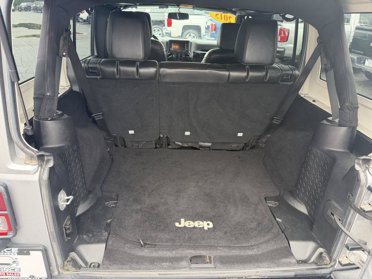 Used 2015 Jeep Wrangler Unlimited Sahara AWD/4WD image 12