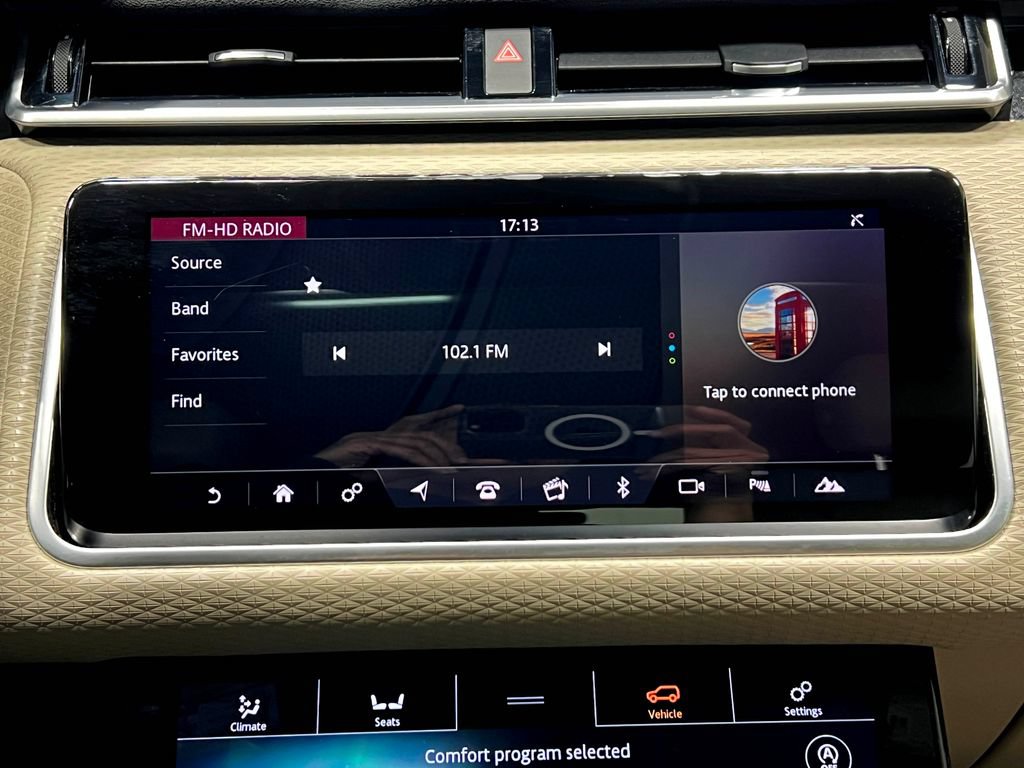 Used 2018 Land Rover Range Rover Velar R-Dynamic SE AWD/4WD image 27