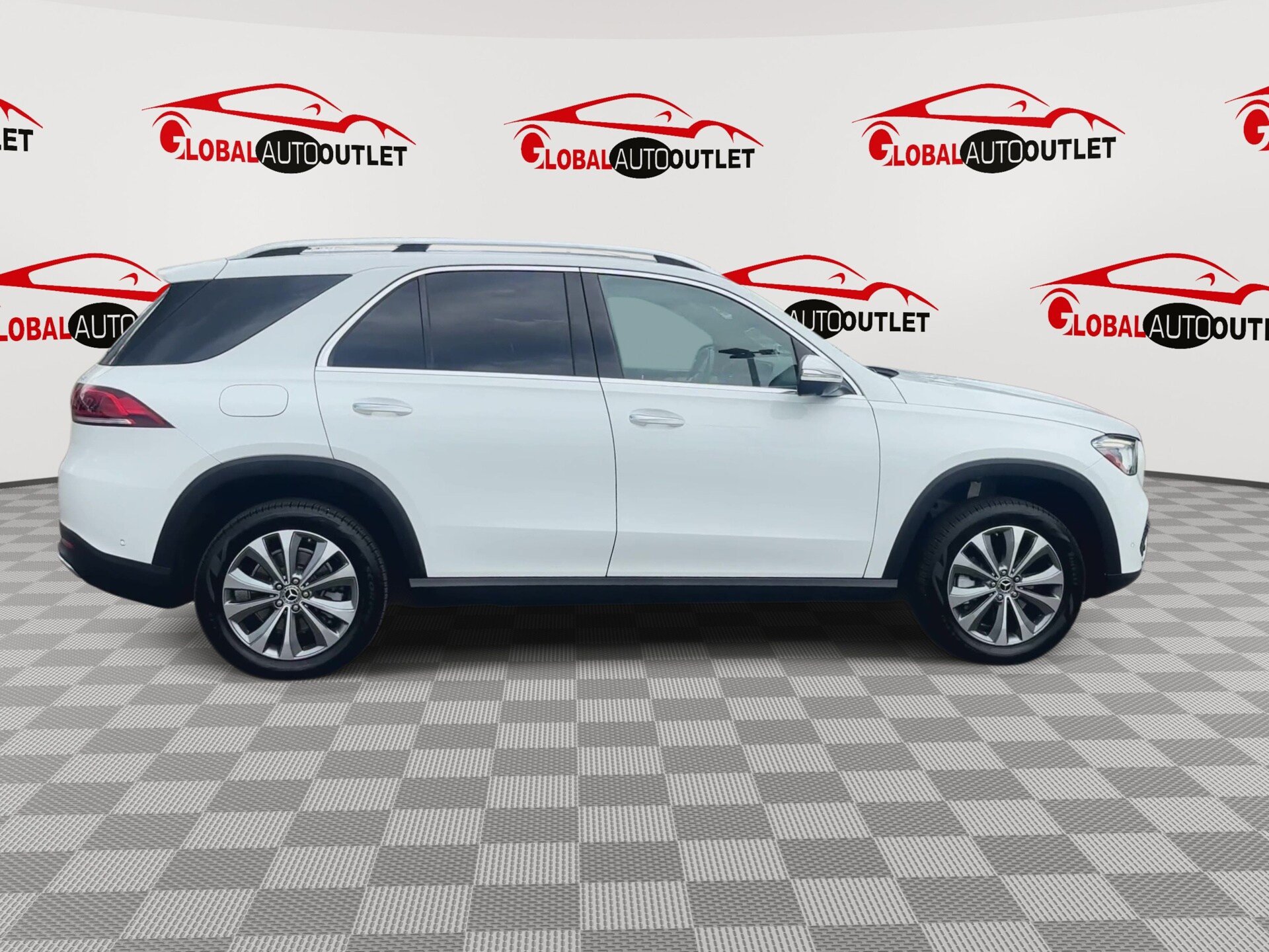 Used 2020 Mercedes-Benz GLE 350 4MATIC w/ Premium Package image 9