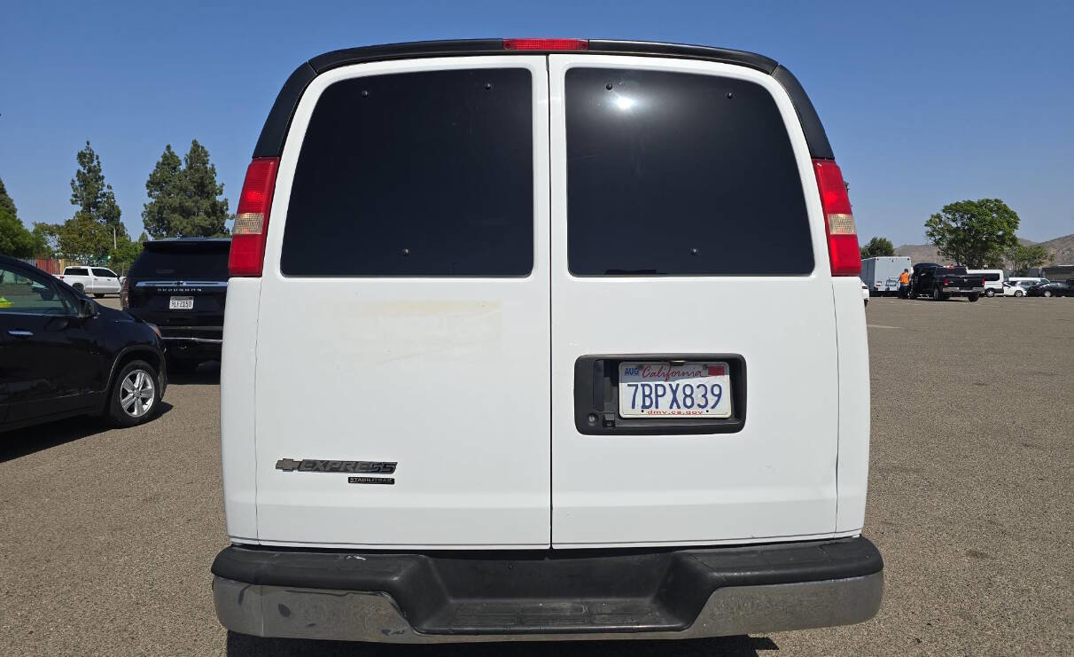Used 2013 Chevrolet Express 2500 LS w/ Power Package RWD image 3
