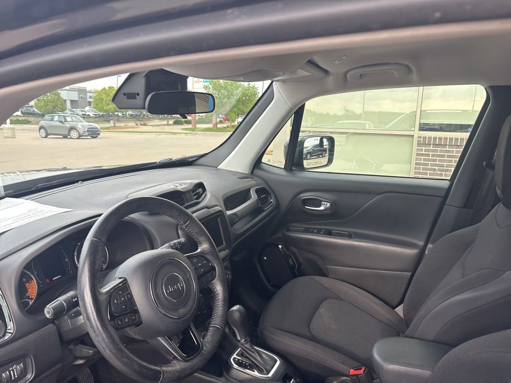 Used 2018 Jeep Renegade Altitude AWD/4WD image 11