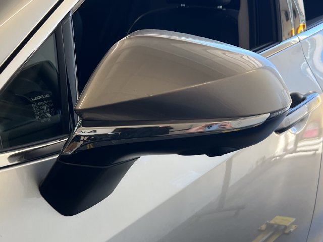 Used 2025 Lexus NX 450h+ AWD w/ Accessory Package (2T) image 13