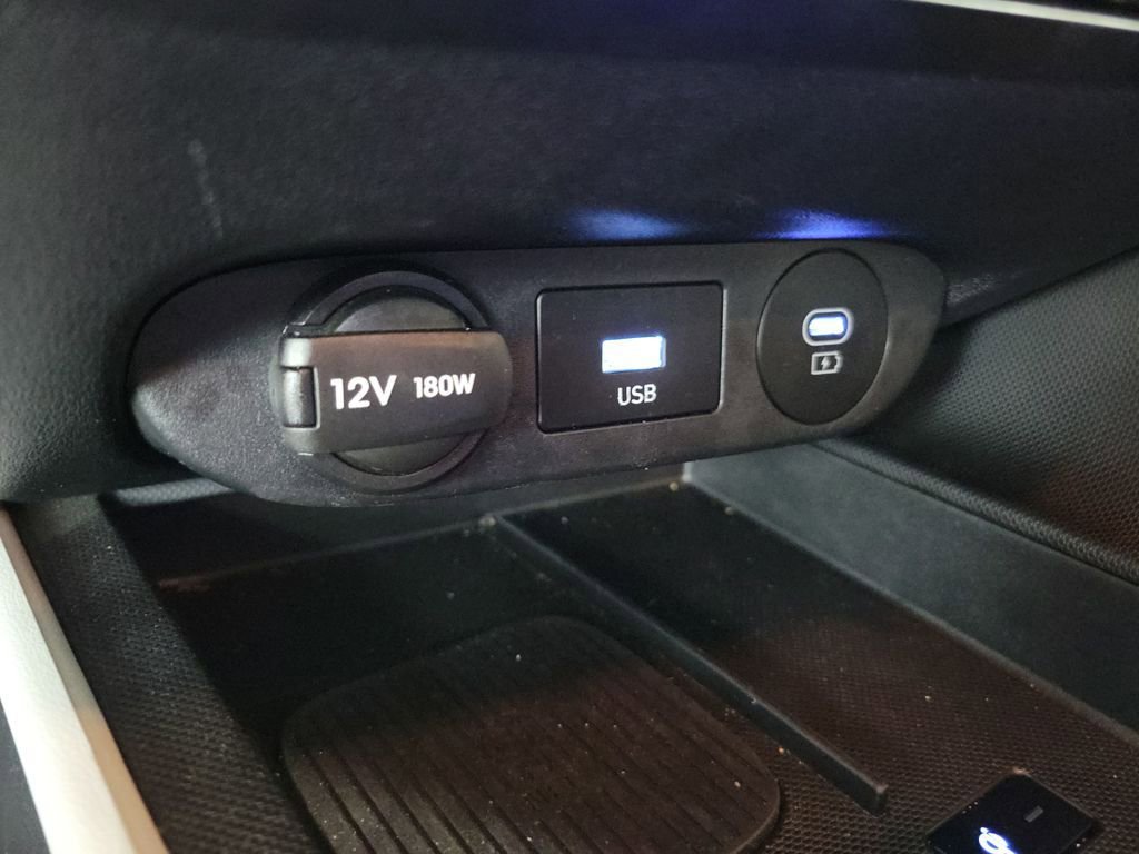 Used 2024 Hyundai Elantra Limited image 43