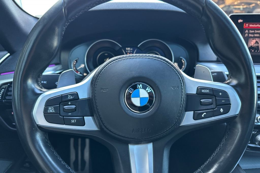 Used 2019 BMW 530e w/ M Sport Package image 26