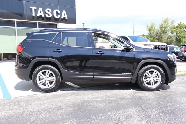Used 2020 GMC Terrain SLE w/ Driver Convenience Package FWD image 9