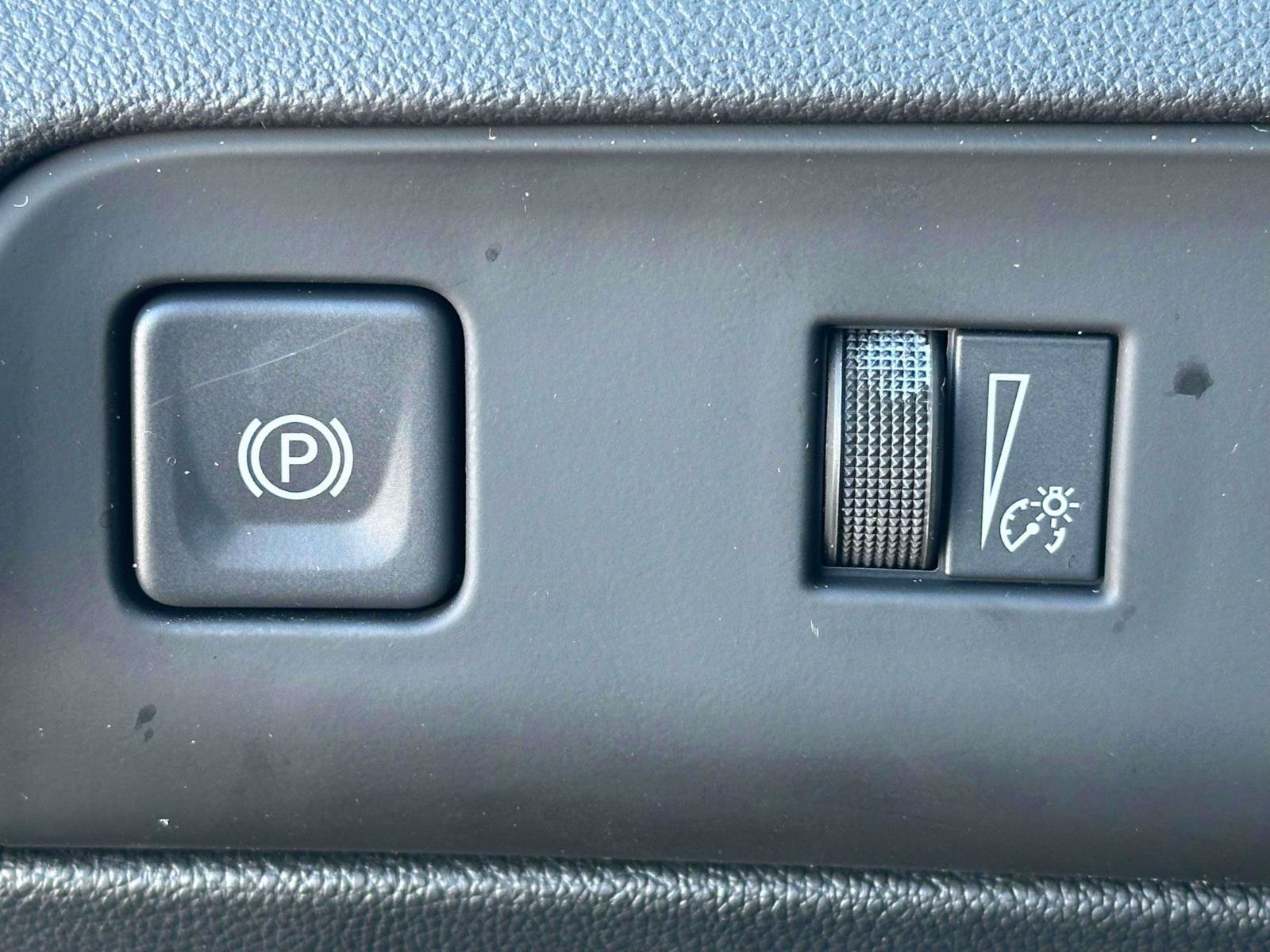 Used 2024 Buick Enclave Essence w/ Experience Buick Package AWD/4WD image 15