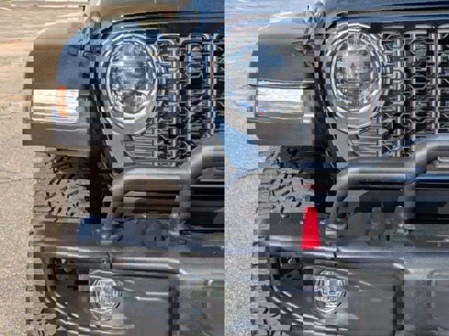 Used 2024 Jeep Gladiator Rubicon w/ Technology Group image 10