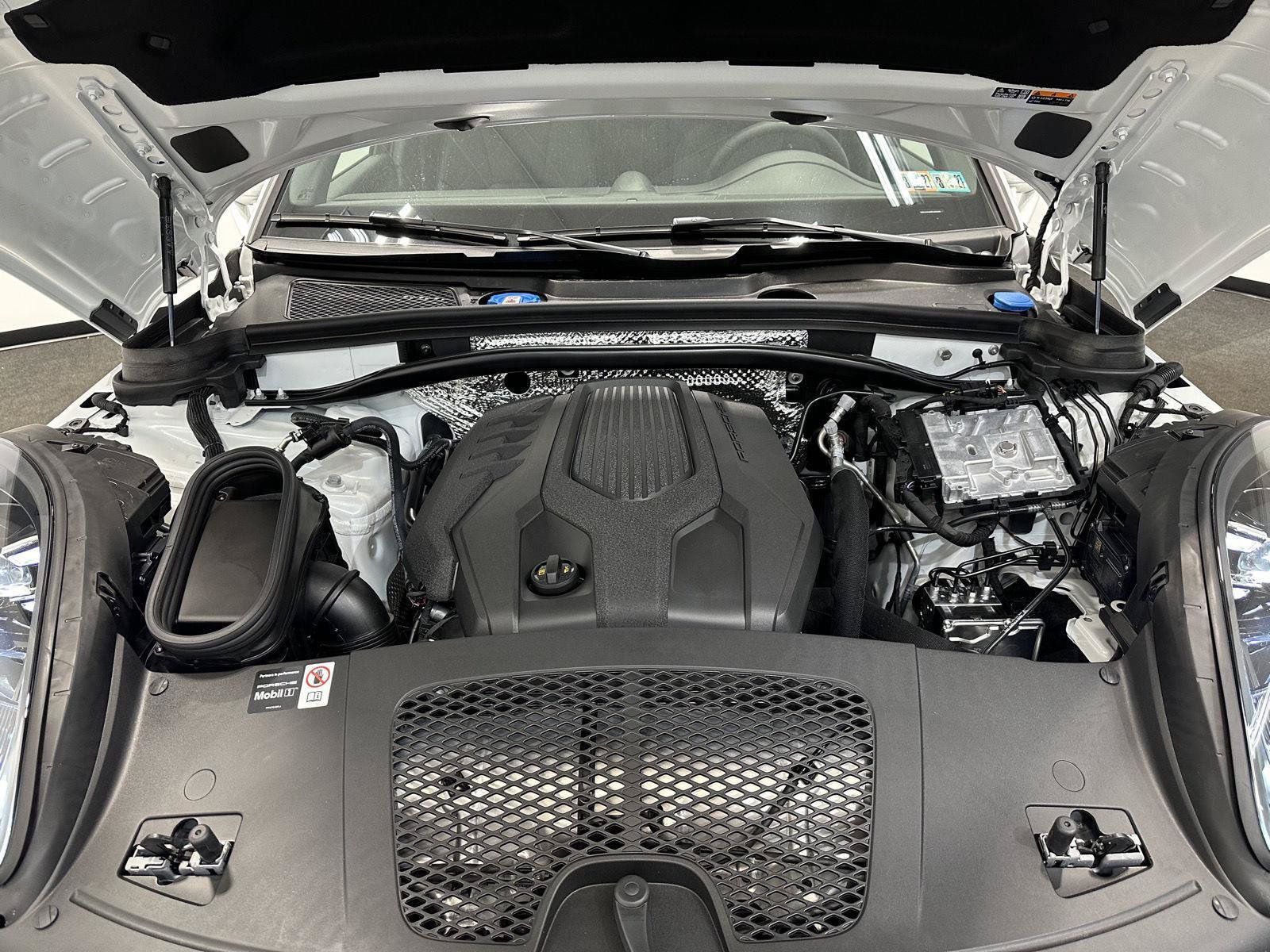 New 2026 Porsche Macan AWD/4WD image 45