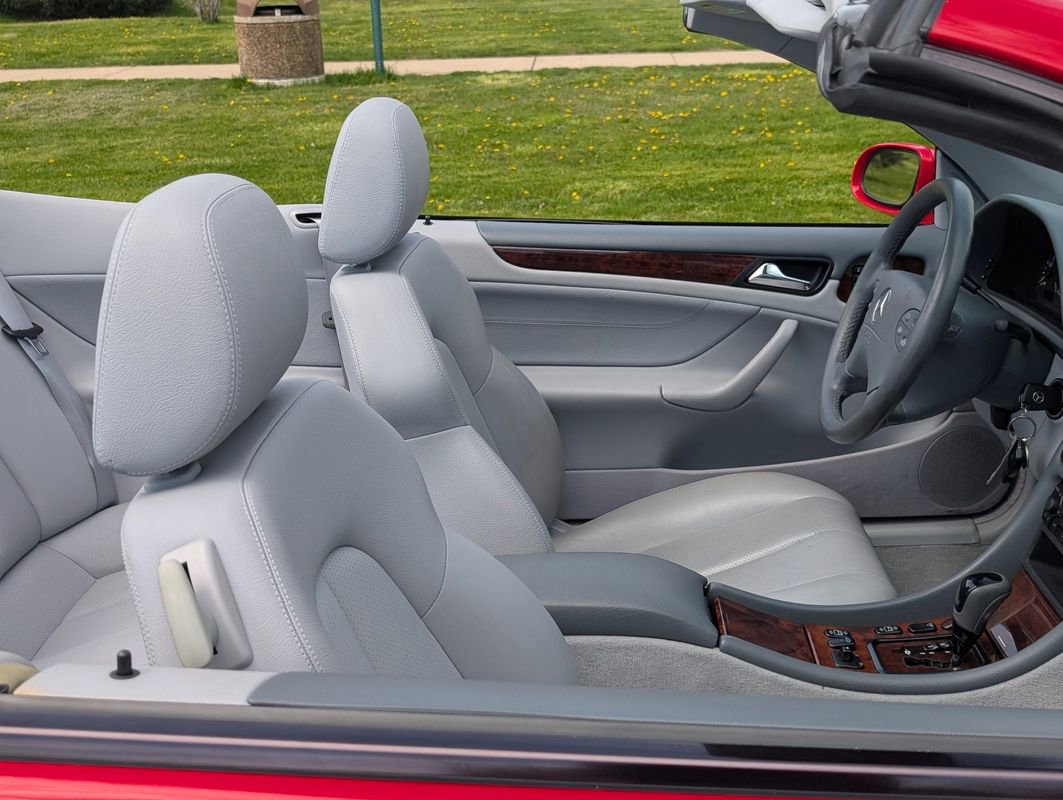 Used 2002 Mercedes-Benz CLK 320 Cabriolet image 35