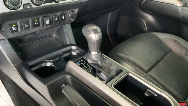 Used 2020 Toyota Tacoma Limited AWD/4WD image 18