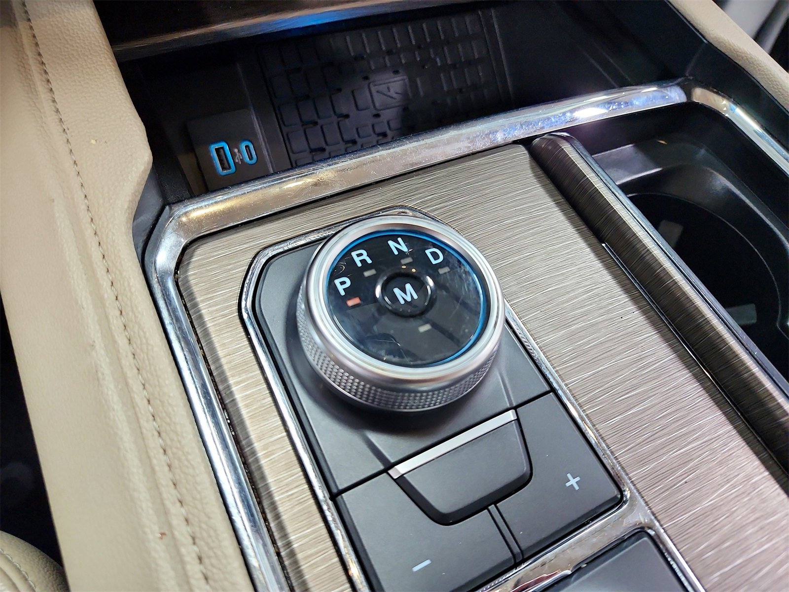 Used 2024 Ford Expedition Limited image 28