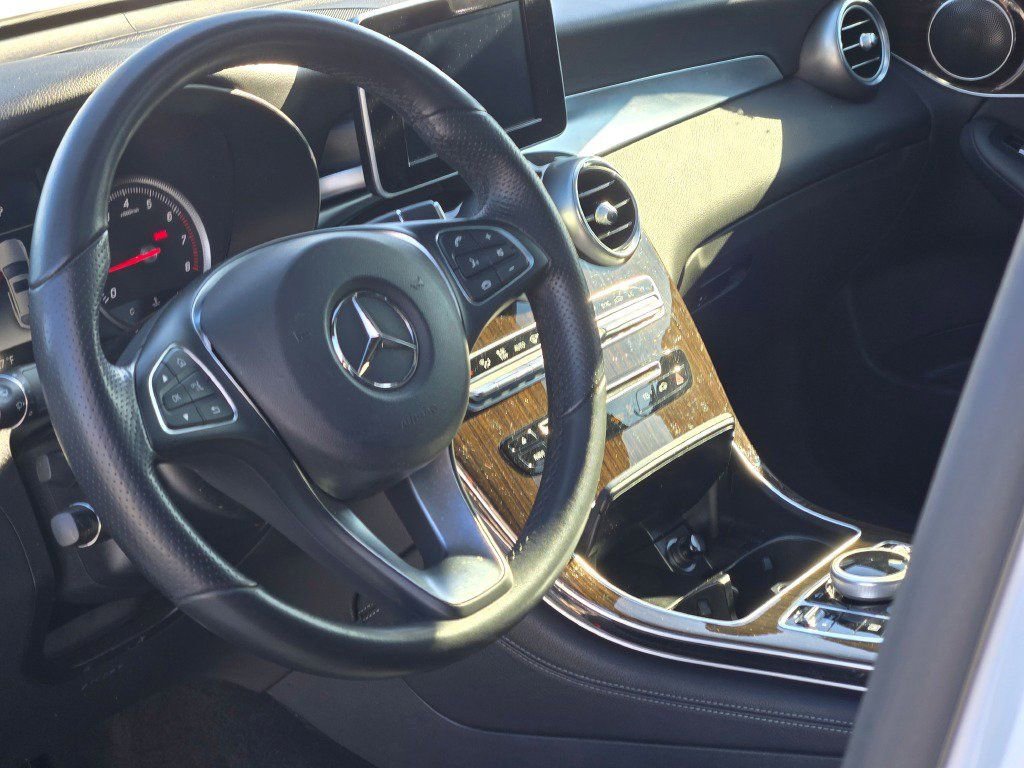 Used 2018 Mercedes-Benz GLC 300 4MATIC Coupe image 23