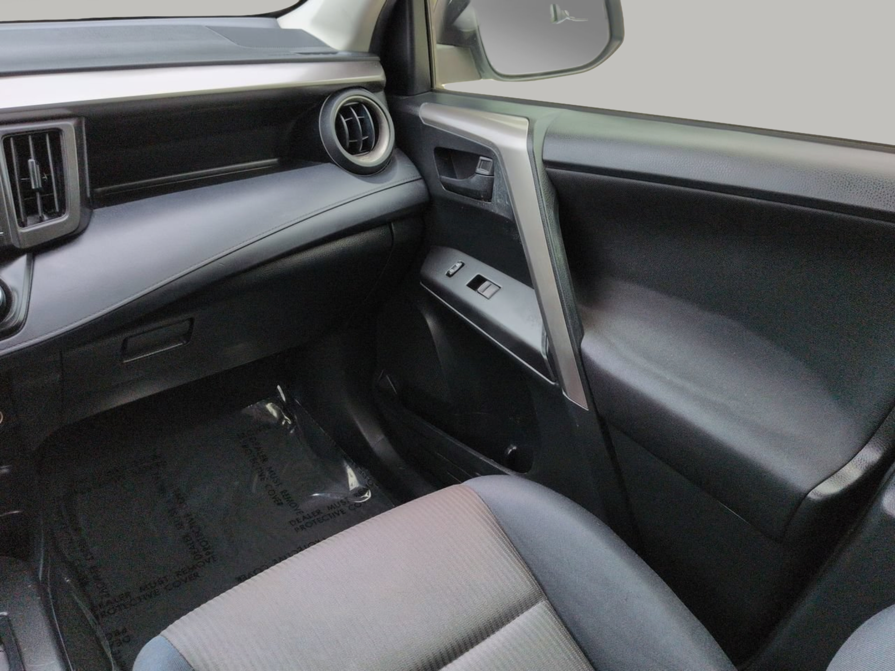 Used 2017 Toyota RAV4 LE FWD image 20