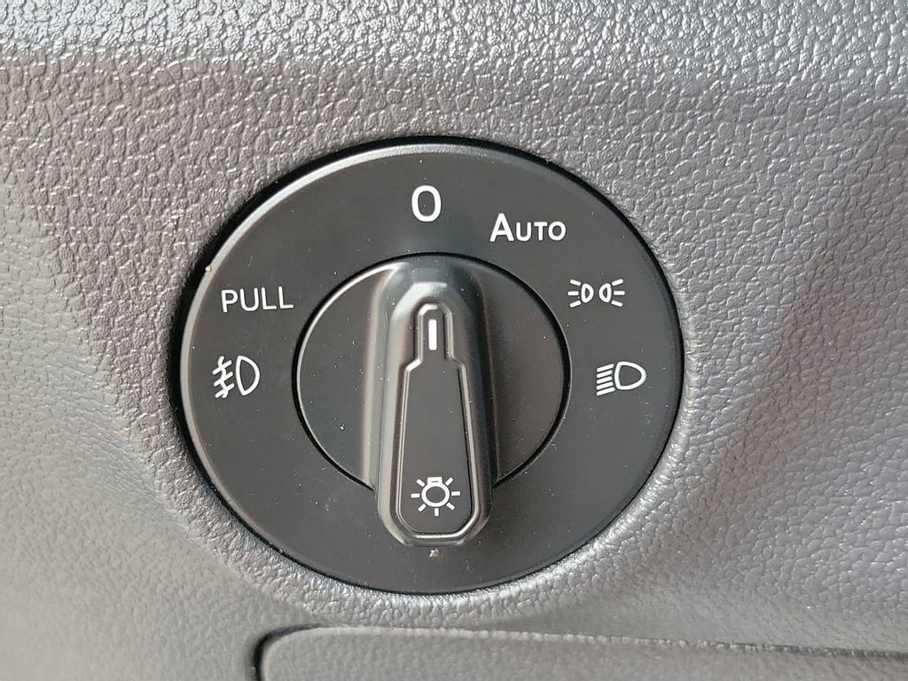 Used 2019 Volkswagen Jetta R-Line image 28