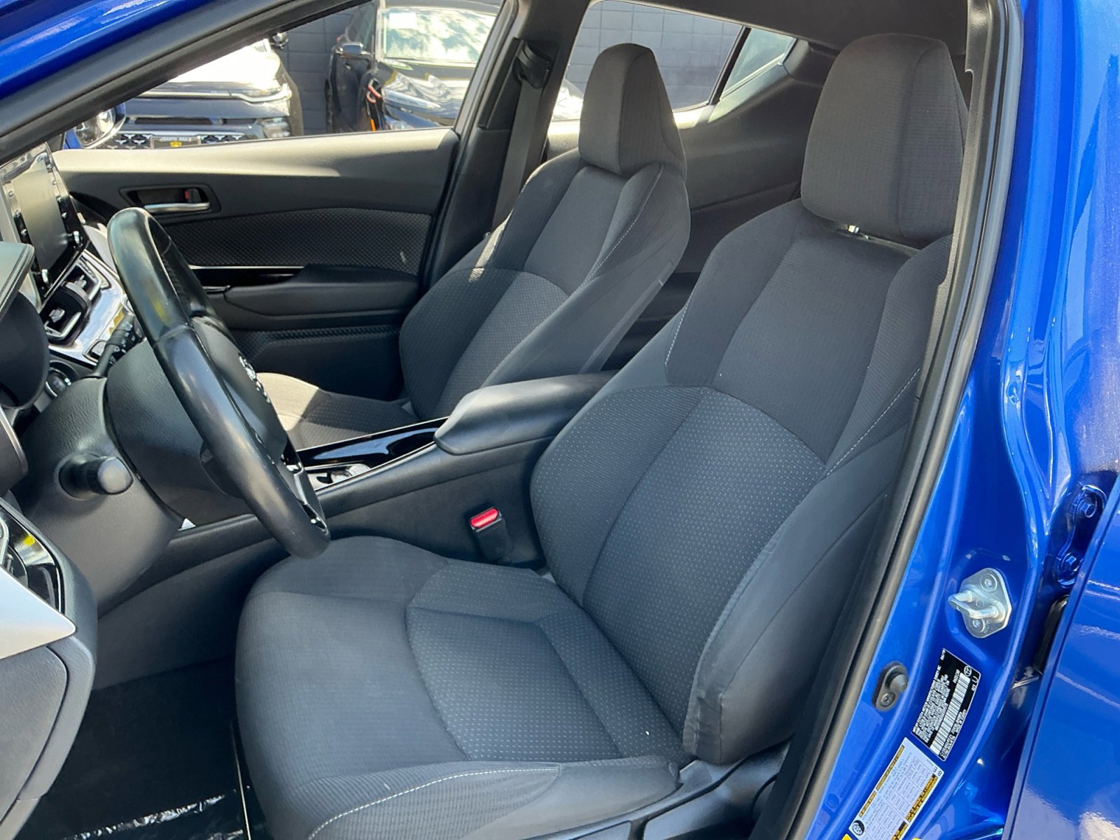 Used 2019 Toyota C-HR XLE FWD image 8