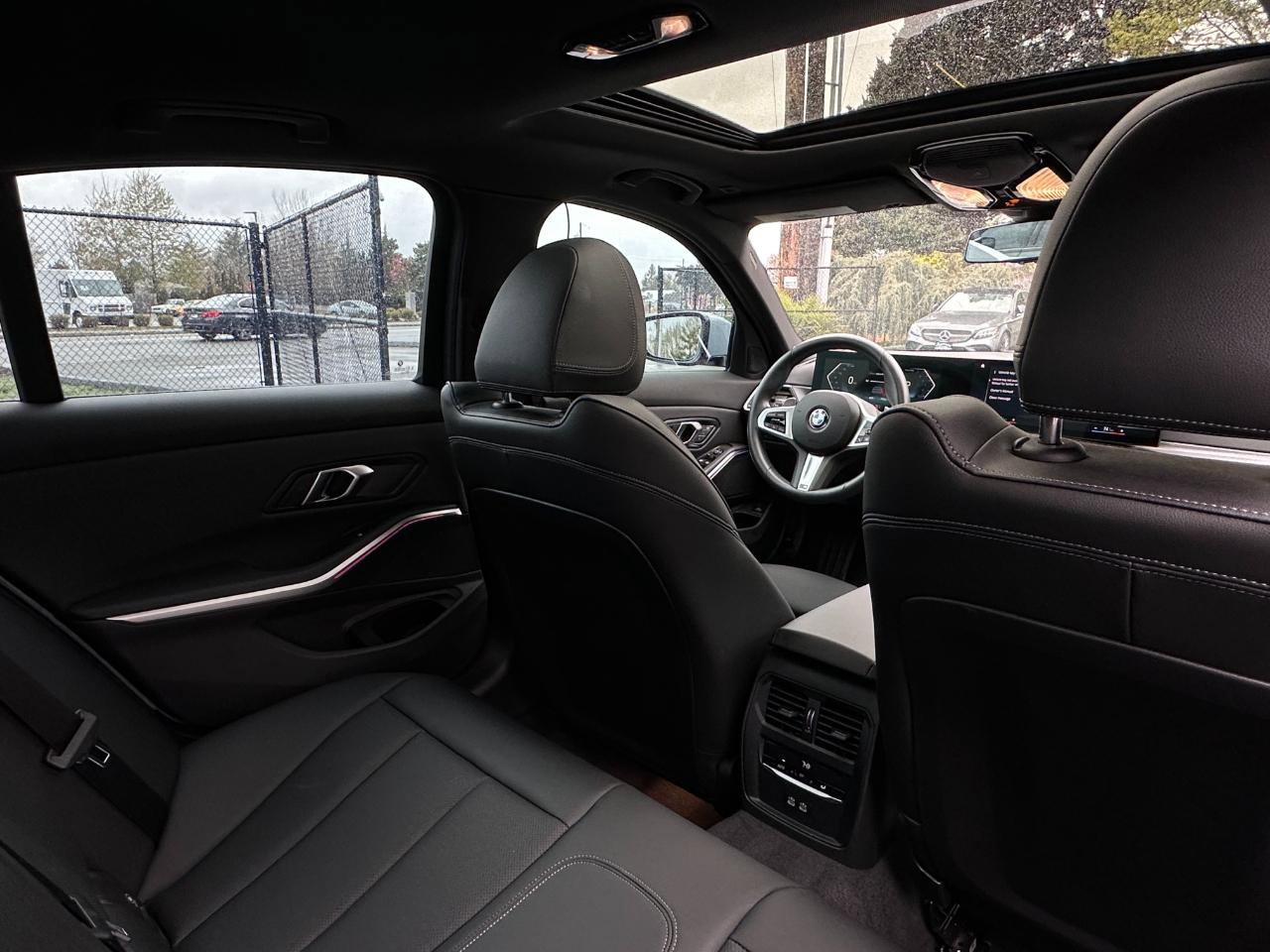 Used 2024 BMW 330i Sedan w/ M Sport Package RWD image 16