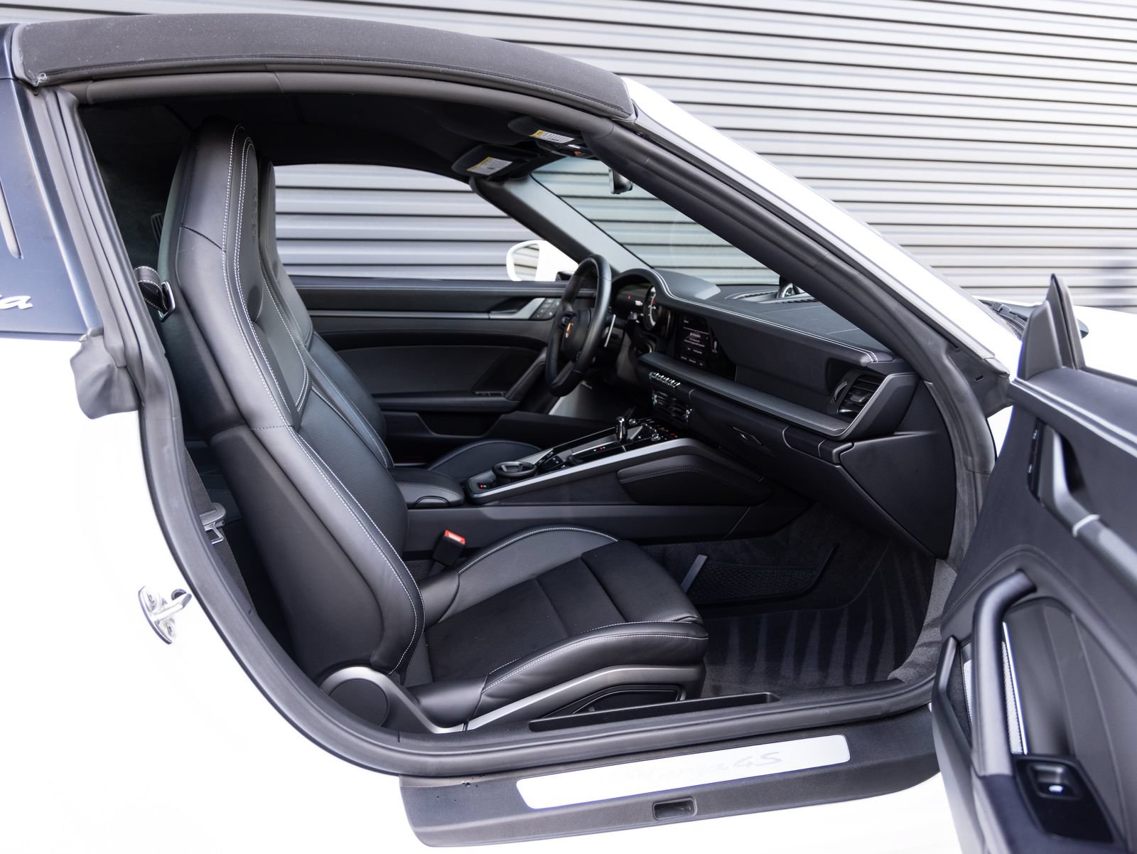 Certified 2024 Porsche 911 Targa 4S AWD/4WD image 31