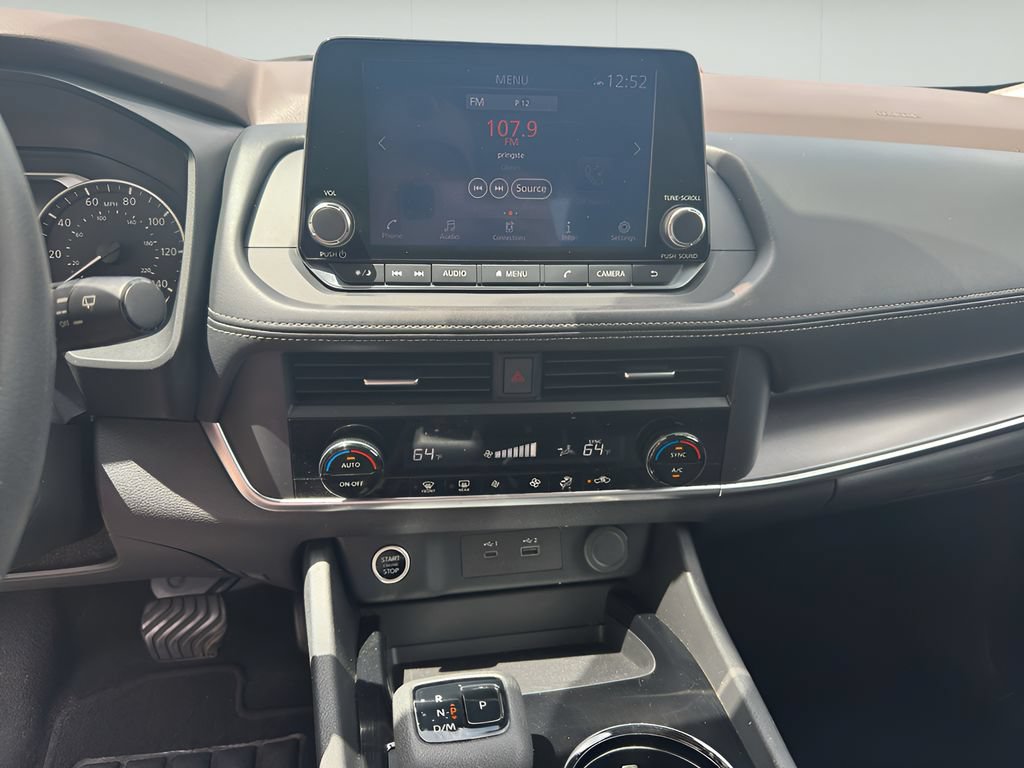 Used 2023 Nissan Rogue SV FWD image 32