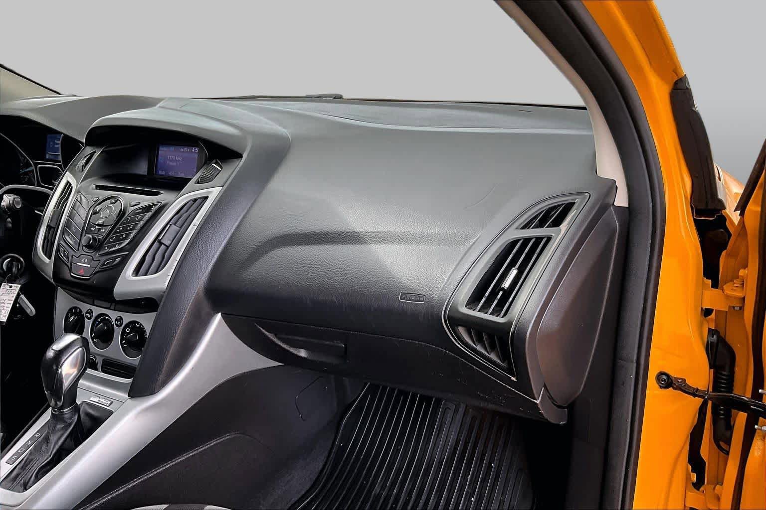 Used 2012 Ford Focus SE FWD image 19