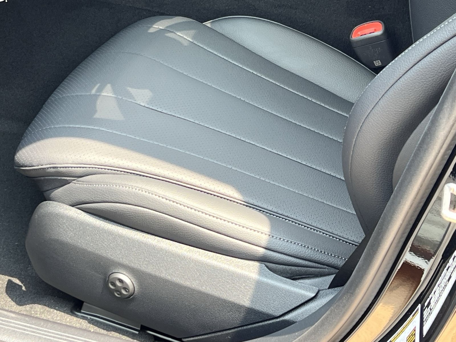 New 2026 Mercedes-Benz E 450 4MATIC Sedan image 19