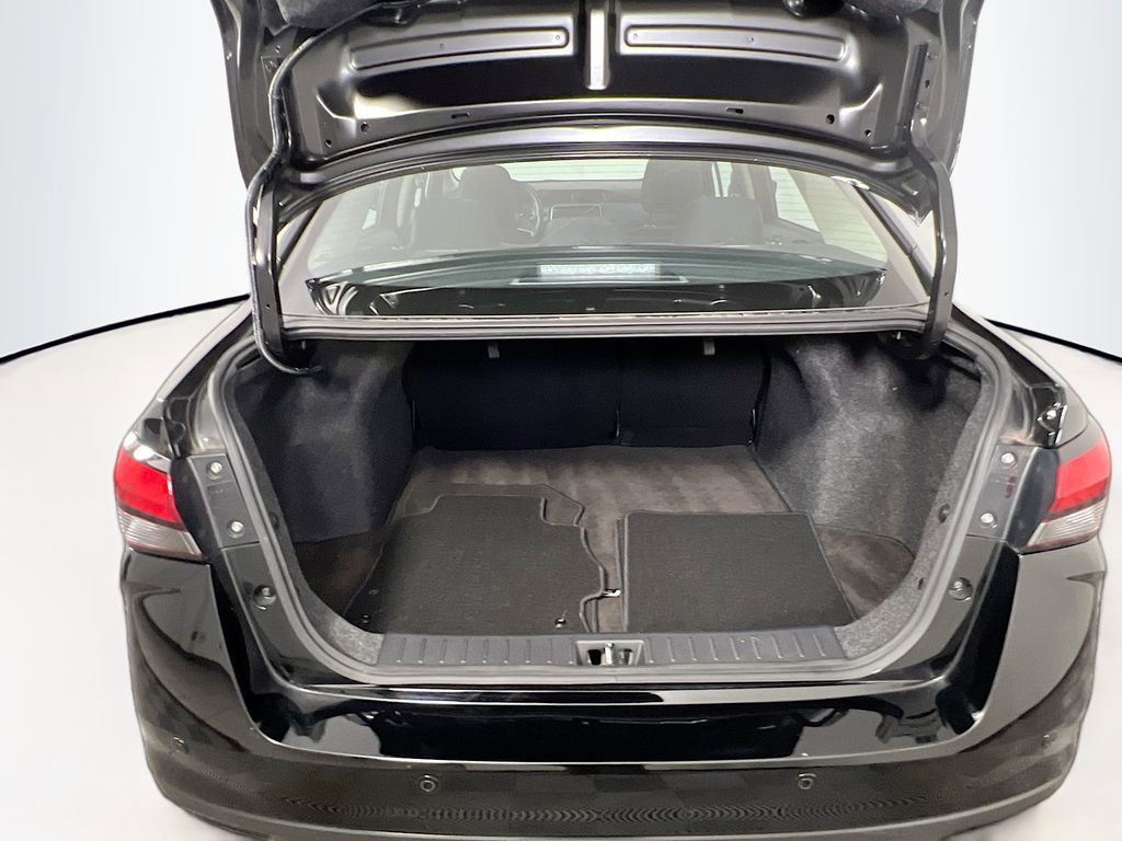 Used 2024 Nissan Versa SV w/ Trunk Package image 24