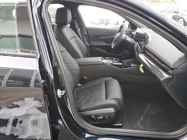 New 2026 BMW 540i xDrive w/ M Sport Package image 18