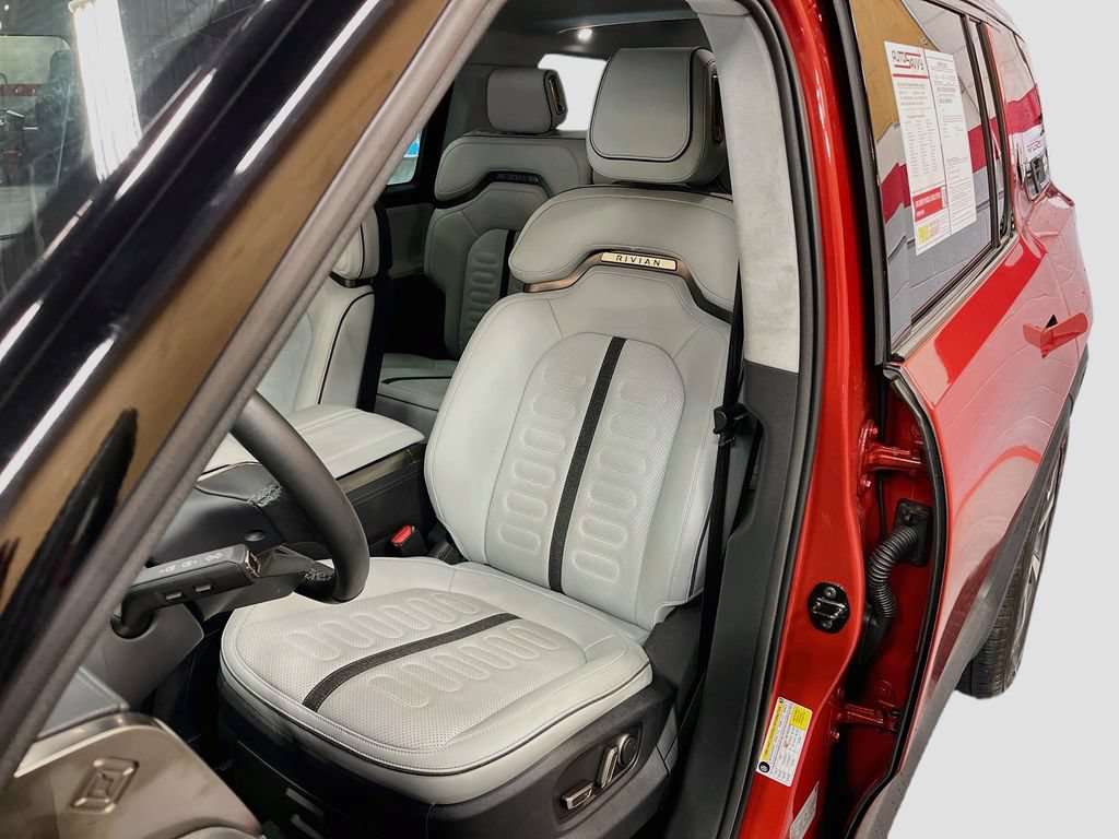 Used 2024 Rivian R1S Adventure AWD/4WD image 19