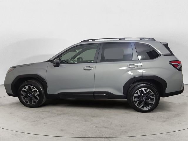 Used 2025 Subaru Forester Premium image 2