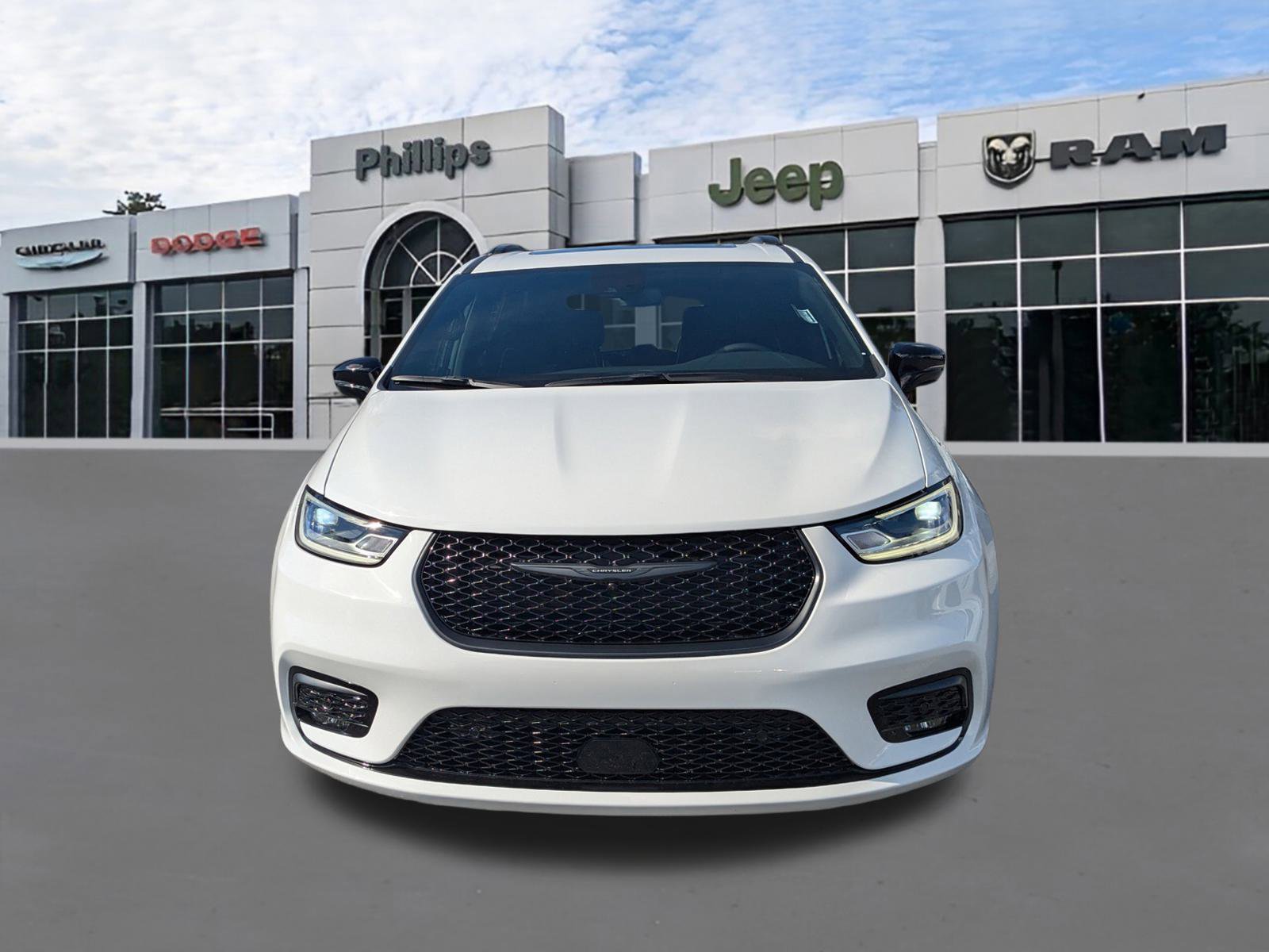 New 2026 Chrysler Pacifica Limited w/ S Appearance Package image 8