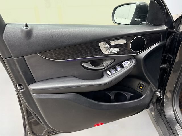 Used 2021 Mercedes-Benz GLC 300 image 13