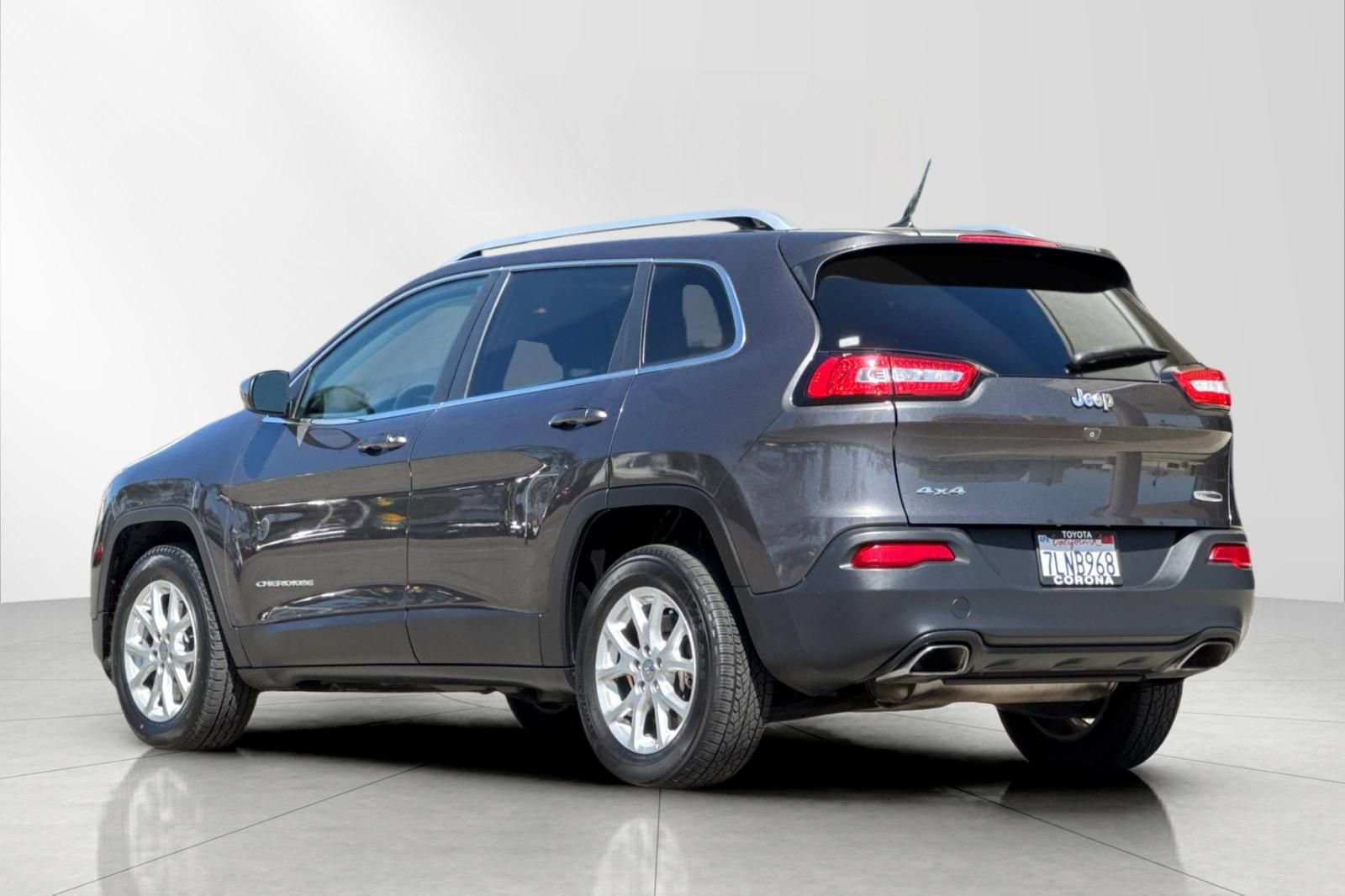 Used 2015 Jeep Cherokee Latitude w/ Comfort/Convenience Group image 5