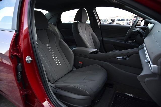 Used 2023 Hyundai Elantra SEL w/ Convenience Package image 20