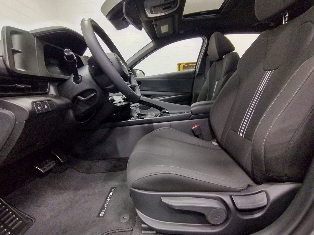New 2026 Hyundai Elantra SEL Sport image 17