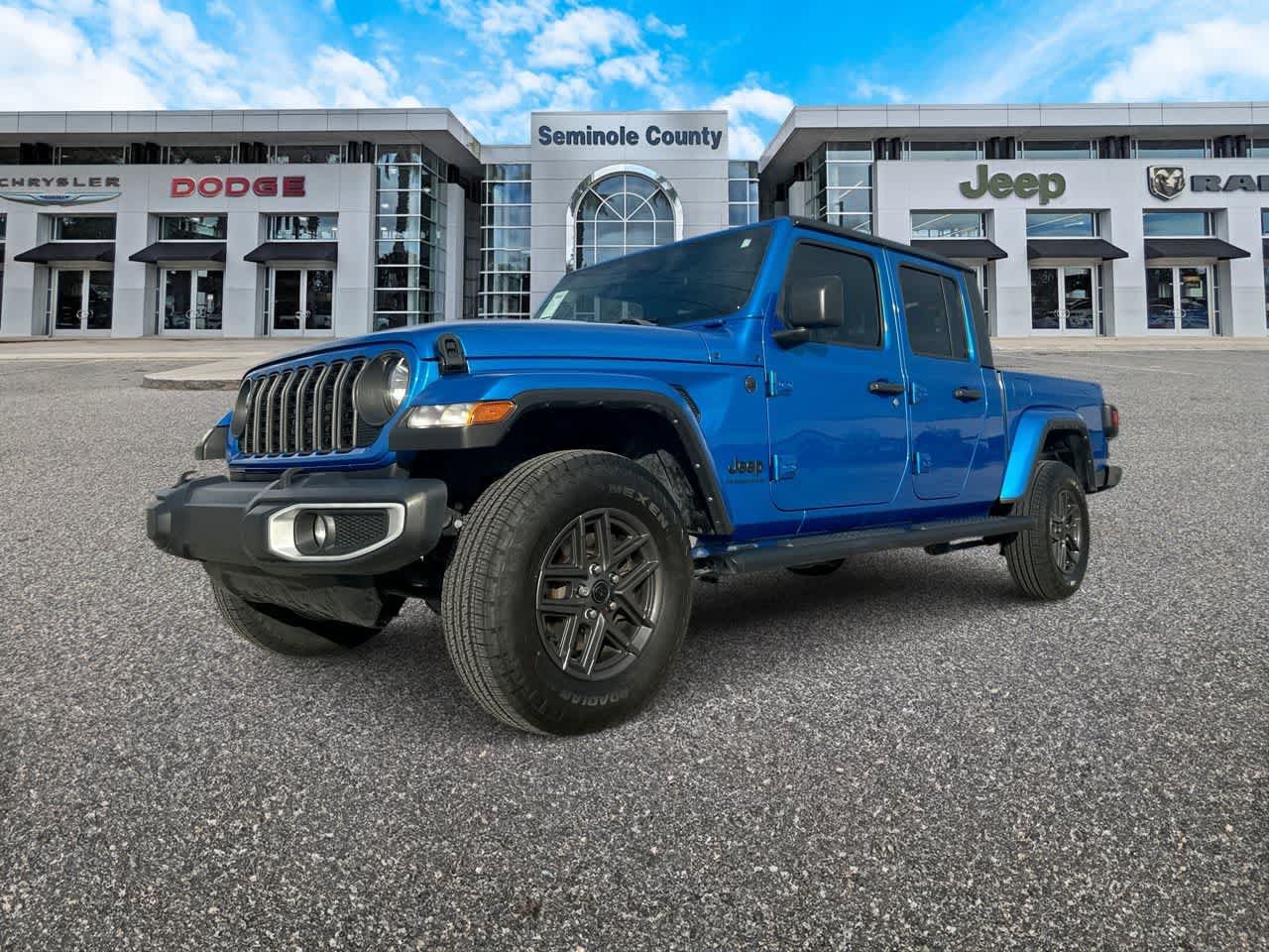 Certified 2024 Jeep Gladiator Sport AWD/4WD image 1
