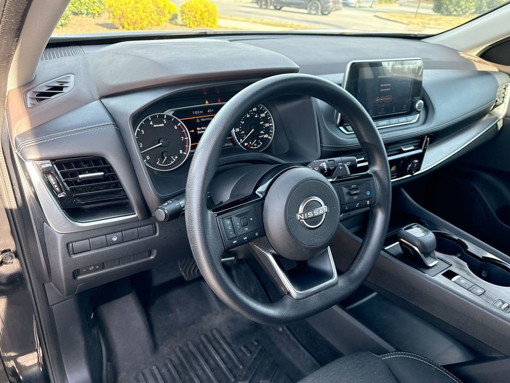 Used 2023 Nissan Rogue SV image 34