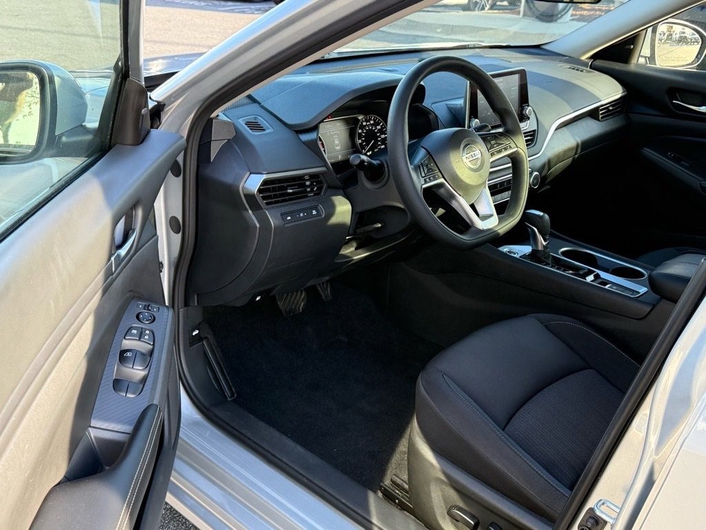 Used 2022 Nissan Altima 2.5 SV image 9