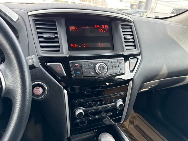 Used 2013 Nissan Pathfinder S image 19