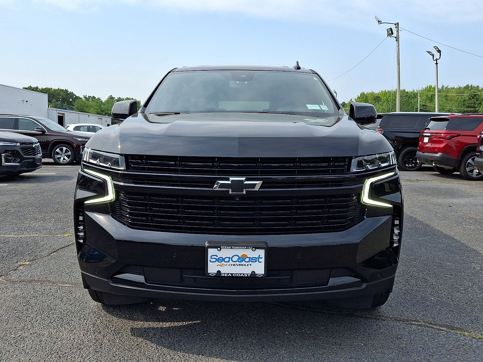 Used 2023 Chevrolet Suburban RST w/ Luxury Package AWD/4WD image 2