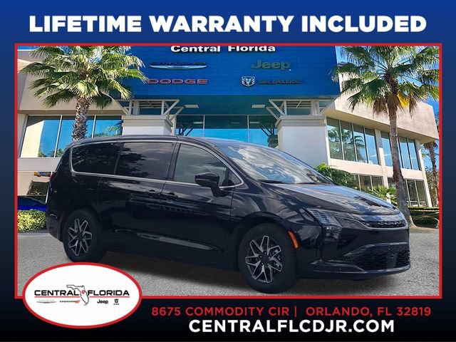 New 2027 Chrysler Pacifica Limited FWD image 1